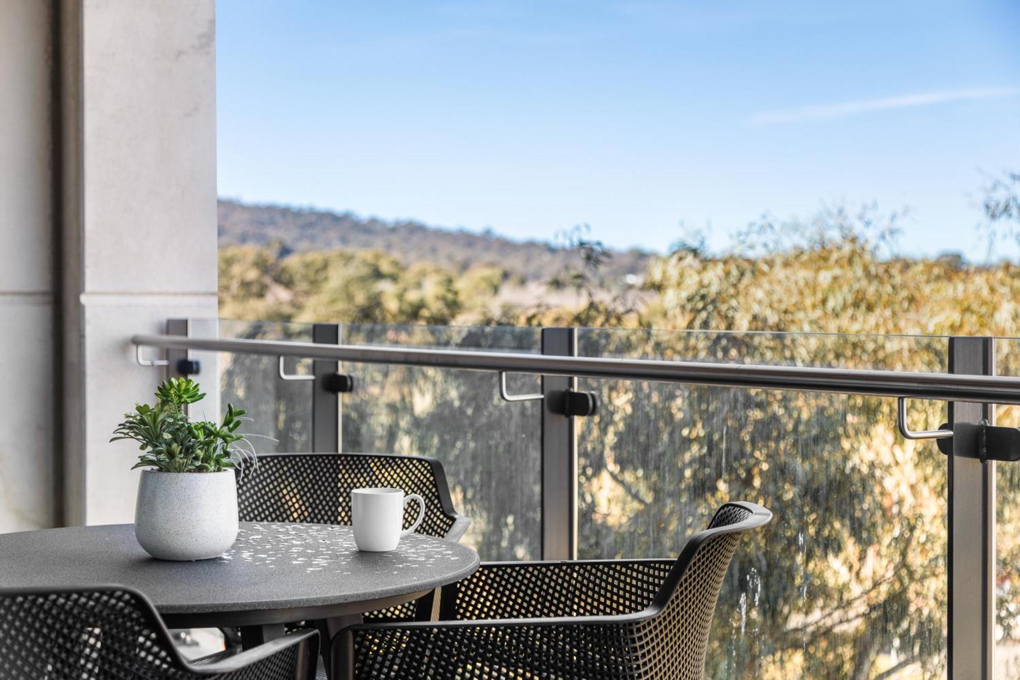 Founders Lane Apartments By Urban Rest Canberra Exterior photo
